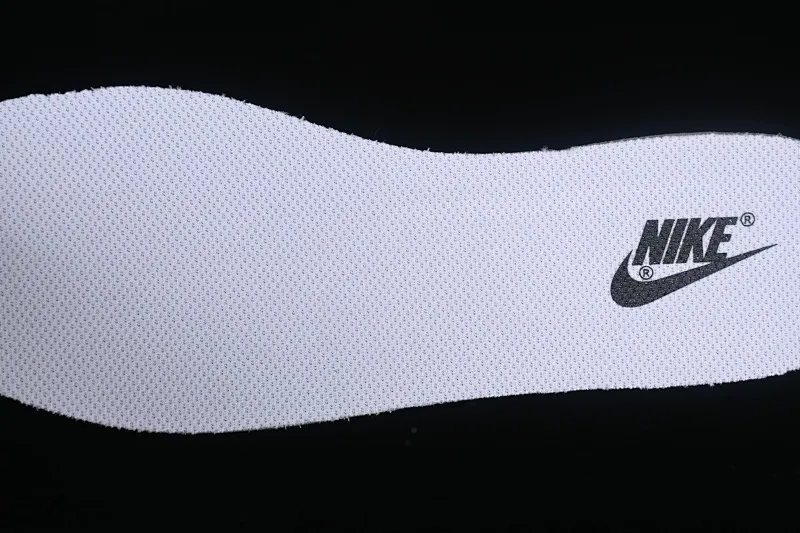 All Categories Nk SB Dunk Series Nk SB Dunk Low Low-top sneakers Nk Dunk Low Rolling in Black and white yellow panda Graffiti simple SB strap low-top casual sneakers DD1503-101